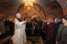 Архиепископ Георгий во время освящения Успенской церкви 31 декабря 2008 года