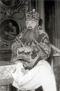 Митрополит Никодим (Ротов) совершает хиротонию диакона Евгения Ждана во пресвитера