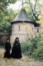 Угловая башня обители. Фото 1998 г.